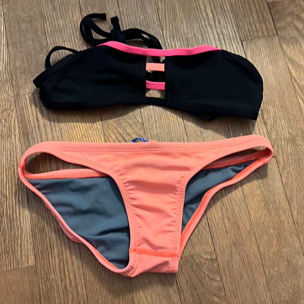 Jolyn bikini